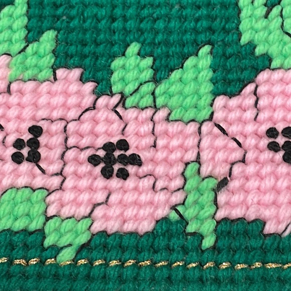 Needlepoint trinket box - Picture 5 of 8